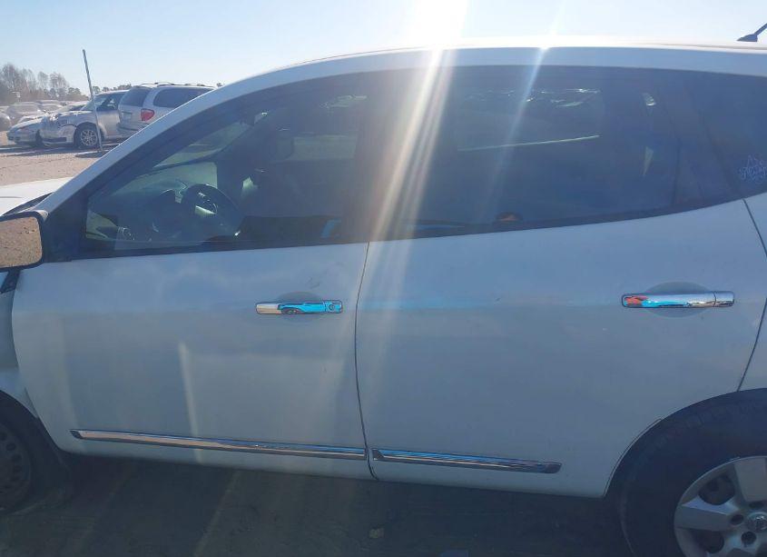 Photo 15 of 2014 Nissan Rogue SELECT S (VIN JN8AS5MVXEW200832)