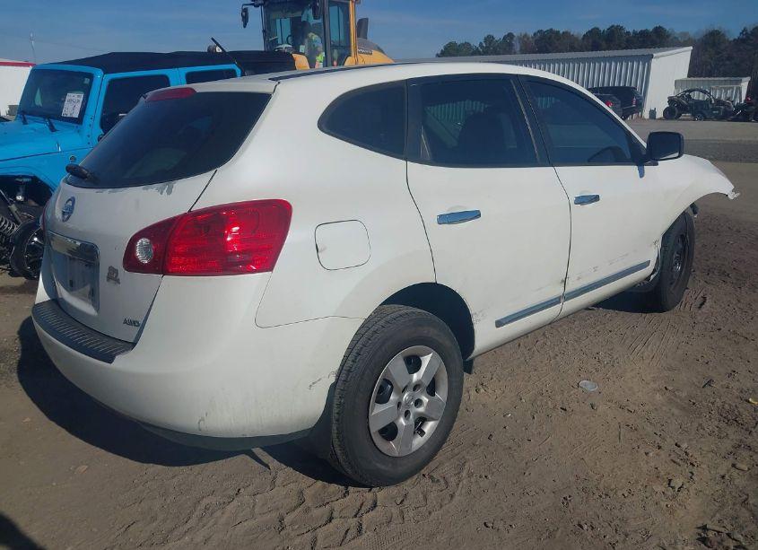 Photo 4 of 2014 Nissan Rogue SELECT S (VIN JN8AS5MVXEW200832)