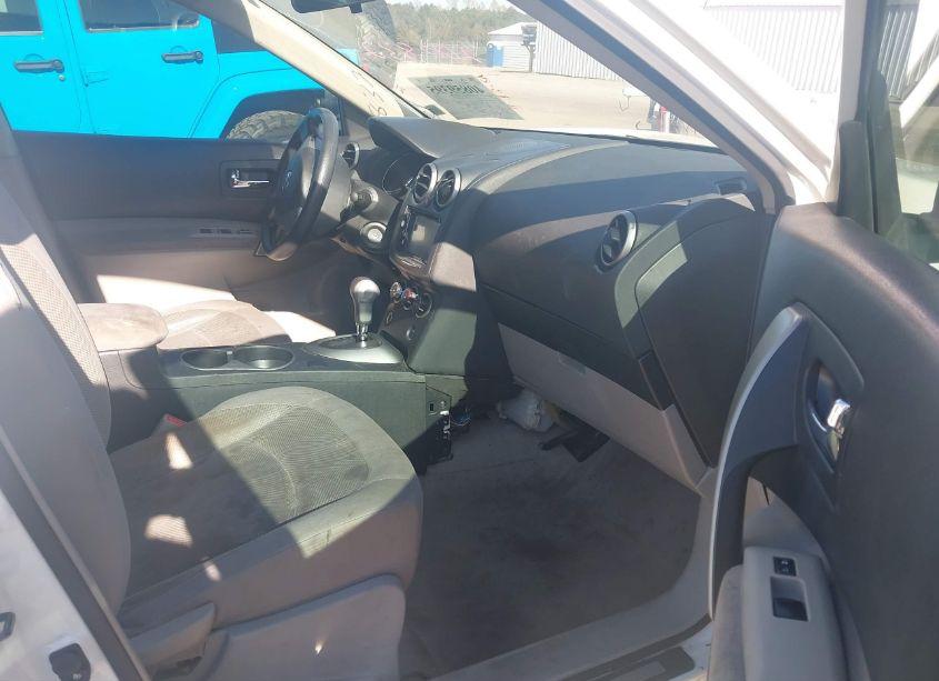 Photo 5 of 2014 Nissan Rogue SELECT S (VIN JN8AS5MVXEW200832)