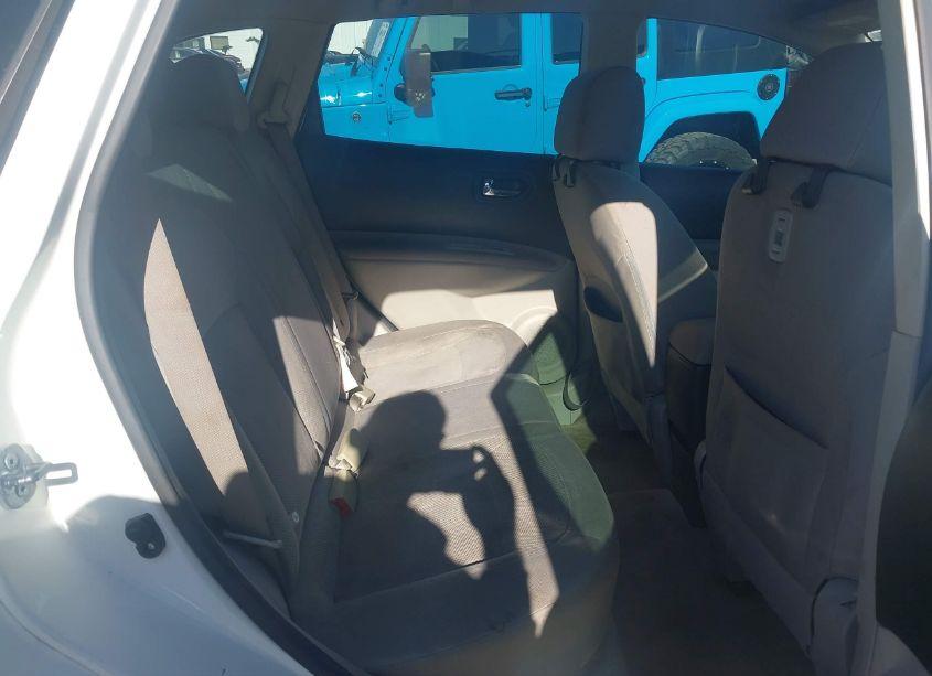 Photo 8 of 2014 Nissan Rogue SELECT S (VIN JN8AS5MVXEW200832)