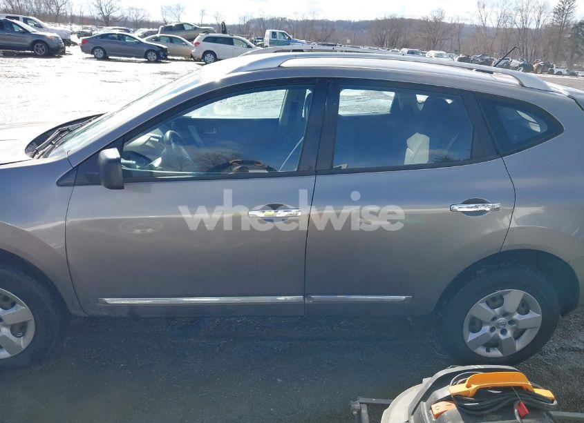 Photo 15 of 2015 Nissan Rogue SELECT S (VIN JN8AS5MVXFW251054)