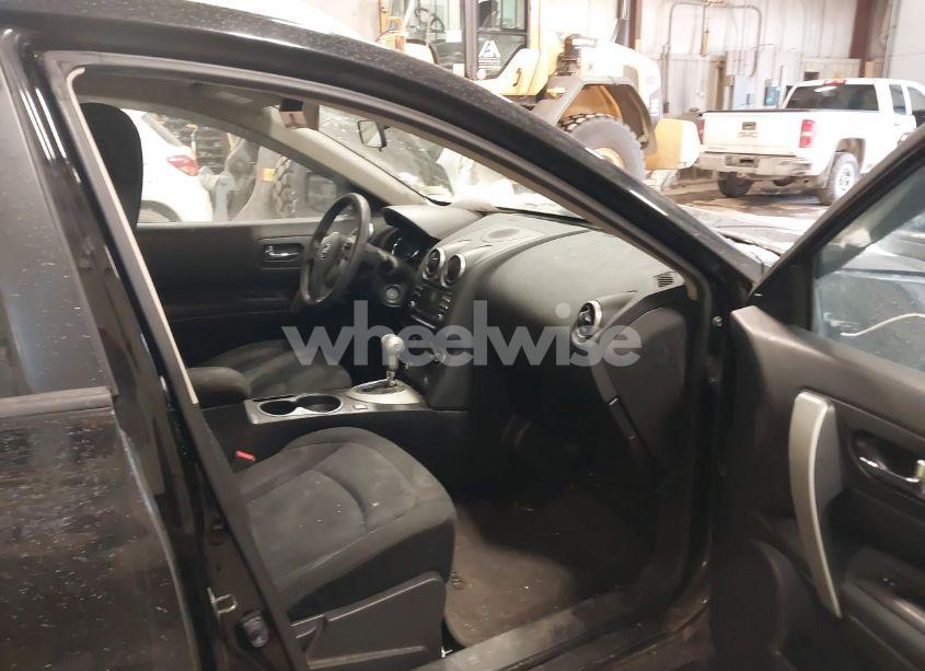 Photo 5 of 2015 Nissan Rogue SELECT S (VIN JN8AS5MVXFW251118)