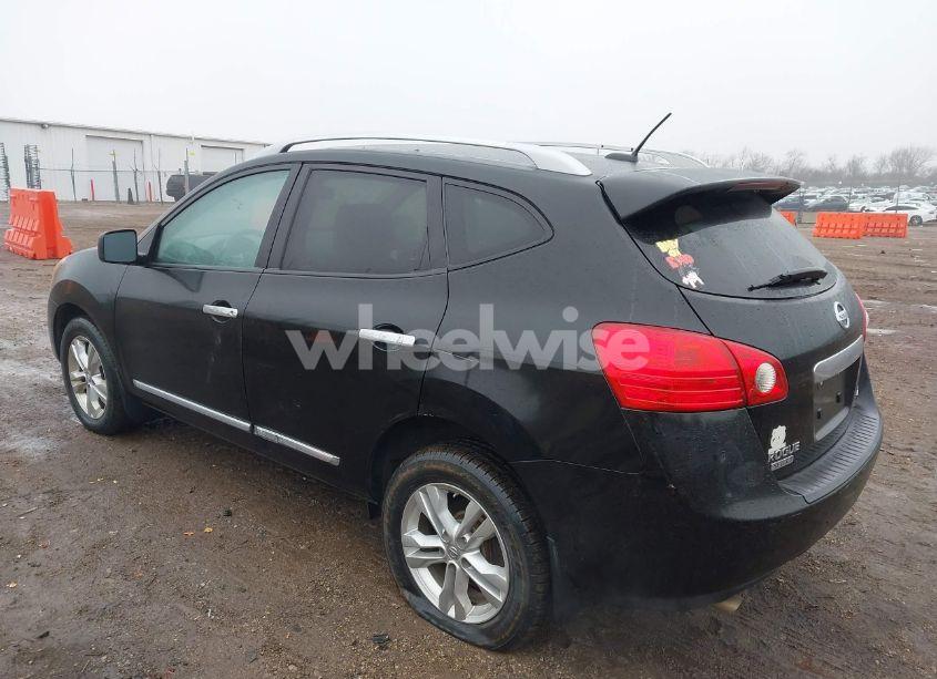 Photo 3 of 2015 Nissan Rogue SELECT S (VIN JN8AS5MVXFW253516)