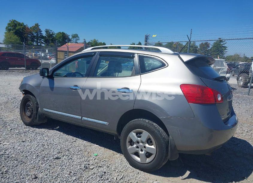 Photo 3 of 2015 Nissan Rogue SELECT S (VIN JN8AS5MVXFW758312)