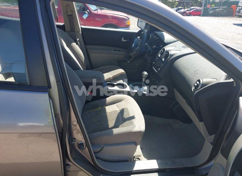 Photo 5 of 2015 Nissan Rogue SELECT S (VIN JN8AS5MVXFW758312)