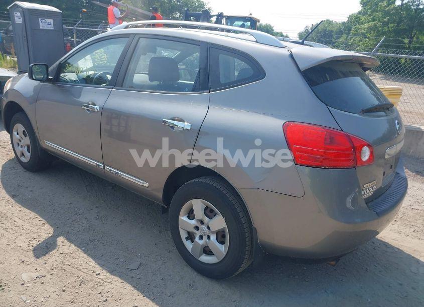 Photo 3 of 2015 Nissan Rogue SELECT S (VIN JN8AS5MVXFW767088)