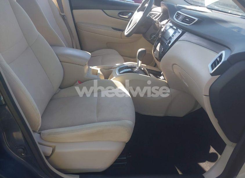 Photo 5 of 2016 Nissan Rogue S (VIN JN8AT2MT0GW005318)