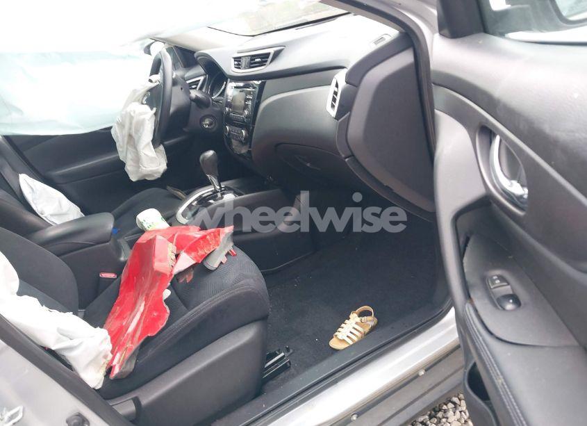 Photo 5 of 2016 Nissan Rogue S (VIN JN8AT2MT0GW015301)