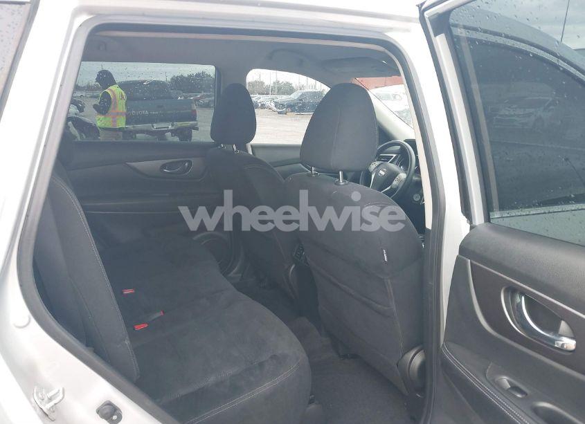 Photo 5 of 2016 Nissan Rogue S (VIN JN8AT2MT0GW024807)