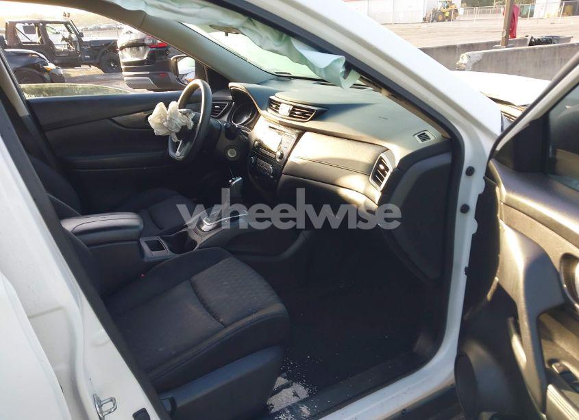 Photo 5 of 2017 Nissan Rogue S (VIN JN8AT2MT0HW137951)