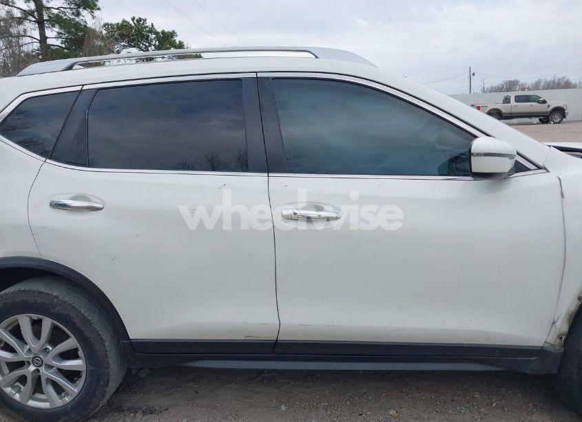 Photo 14 of 2017 Nissan Rogue SV (VIN JN8AT2MT0HW154538)