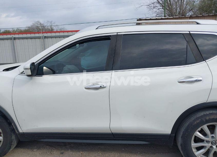 Photo 15 of 2017 Nissan Rogue SV (VIN JN8AT2MT0HW154538)