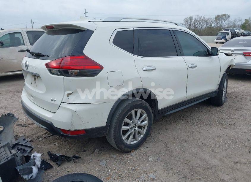 Photo 4 of 2017 Nissan Rogue SV (VIN JN8AT2MT0HW154538)