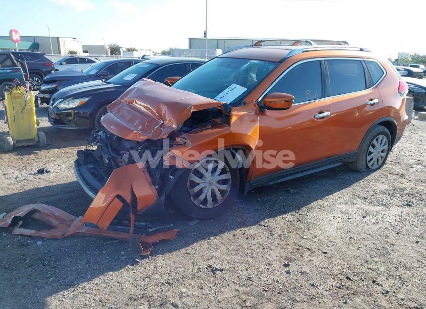 Photo 2 of 2017 Nissan Rogue S (VIN JN8AT2MT0HW395127)