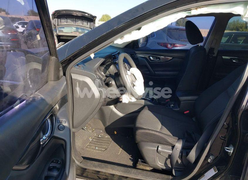 Photo 5 of 2017 Nissan Rogue S (VIN JN8AT2MT0HW403310)