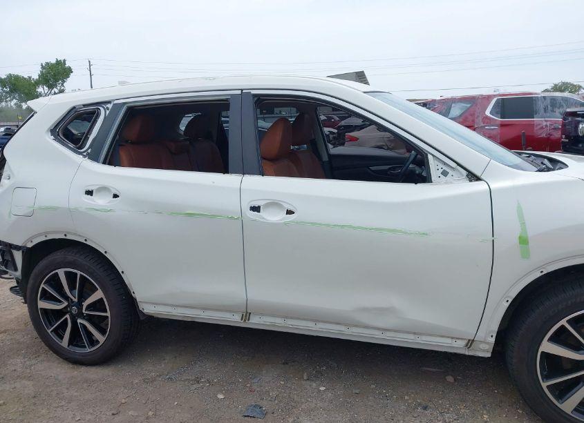 Photo 14 of 2018 Nissan Rogue SL (VIN JN8AT2MT0JW467983)