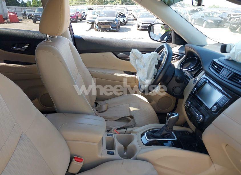 Photo 5 of 2019 Nissan Rogue SV (VIN JN8AT2MT0KW263900)