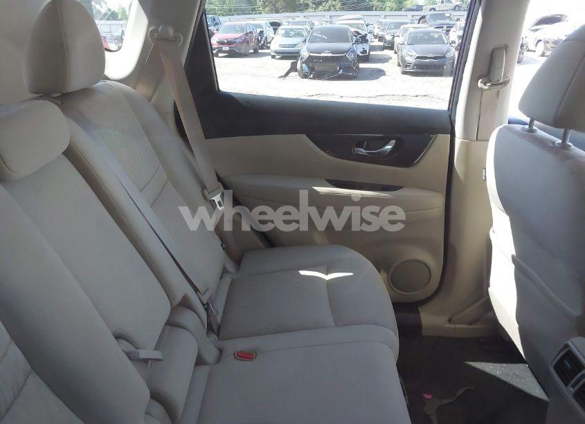 Photo 8 of 2019 Nissan Rogue SV (VIN JN8AT2MT0KW263900)