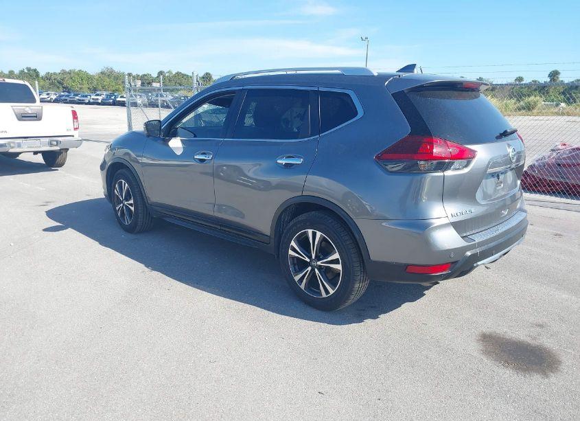 Photo 3 of 2019 Nissan Rogue SV (VIN JN8AT2MT0KW501308)