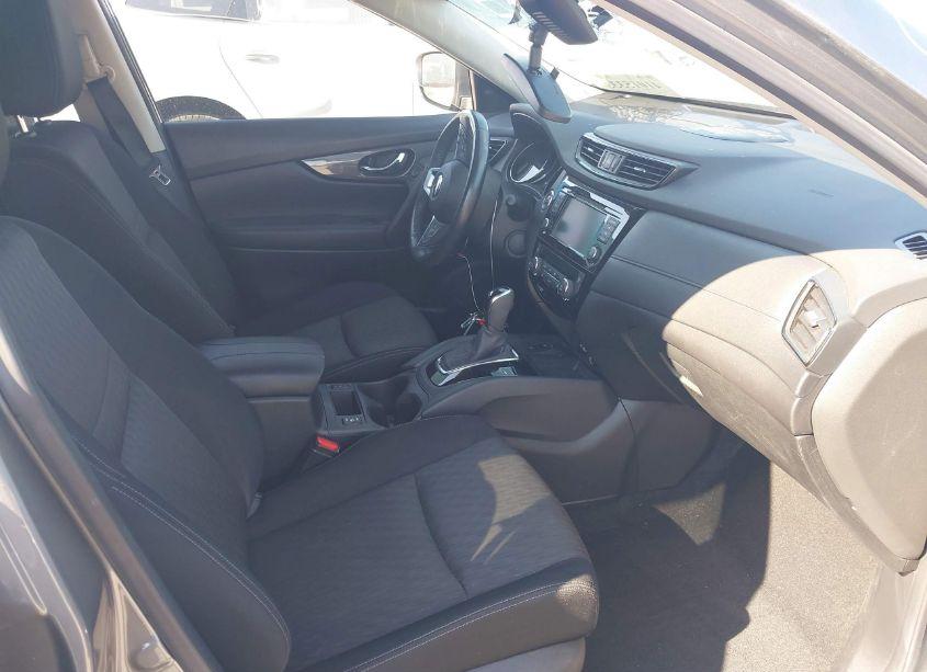 Photo 5 of 2019 Nissan Rogue SV (VIN JN8AT2MT0KW501308)