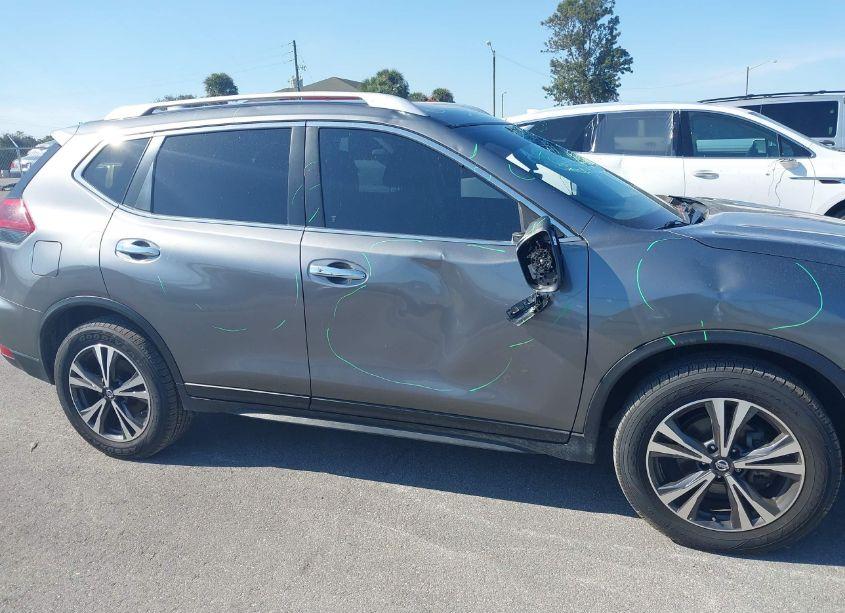 Photo 6 of 2019 Nissan Rogue SV (VIN JN8AT2MT0KW501308)