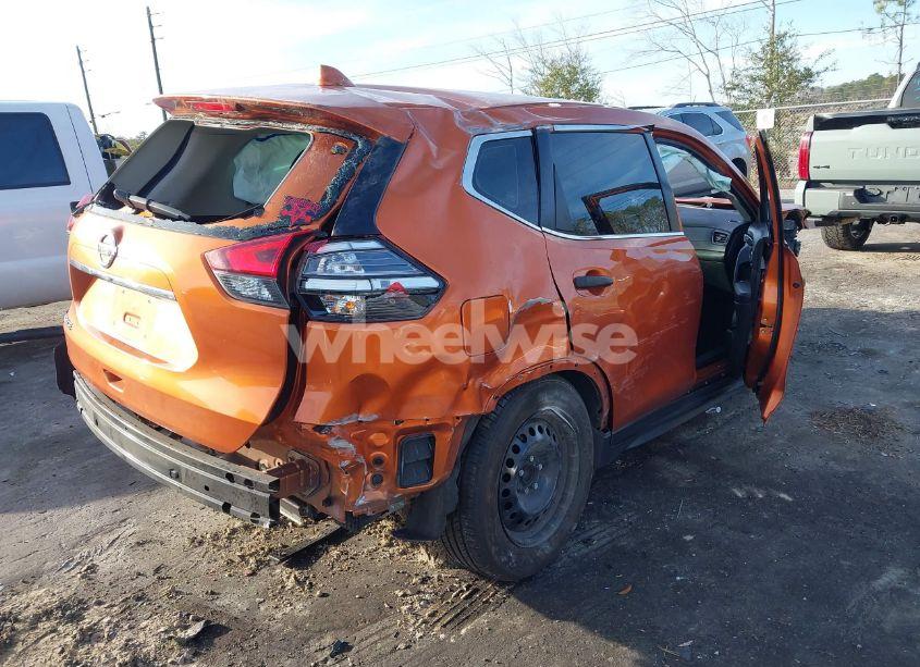 Photo 4 of 2017 Nissan Rogue S (VIN JN8AT2MT1HW144181)