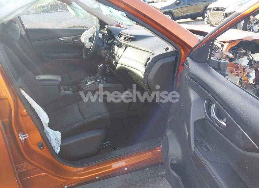 Photo 5 of 2017 Nissan Rogue S (VIN JN8AT2MT1HW144181)