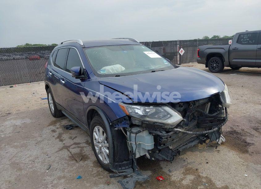 2017 Nissan Rogue SV (VIN JN8AT2MT1HW147016) main photo