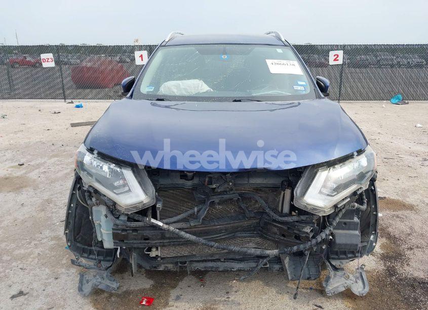 Photo 13 of 2017 Nissan Rogue SV (VIN JN8AT2MT1HW147016)