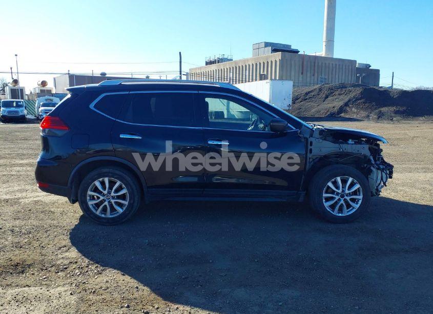 Photo 13 of 2017 Nissan Rogue SV (VIN JN8AT2MT1HW383746)