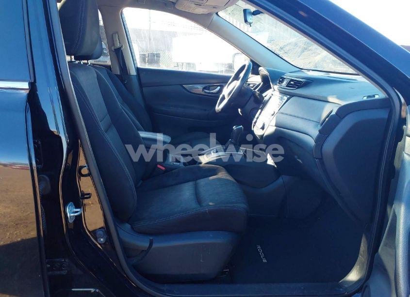 Photo 5 of 2017 Nissan Rogue SV (VIN JN8AT2MT1HW383746)