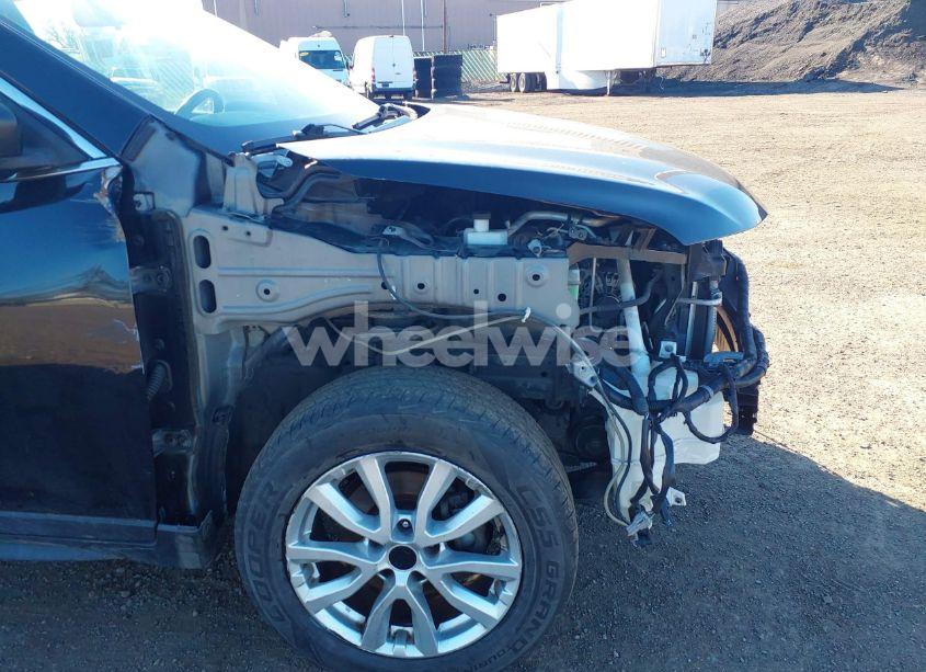 Photo 6 of 2017 Nissan Rogue SV (VIN JN8AT2MT1HW383746)