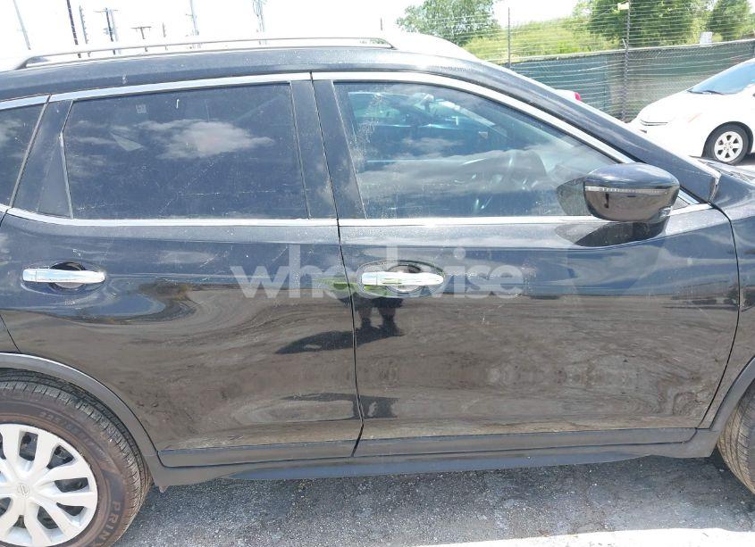 Photo 13 of 2017 Nissan Rogue S (VIN JN8AT2MT1HW386677)