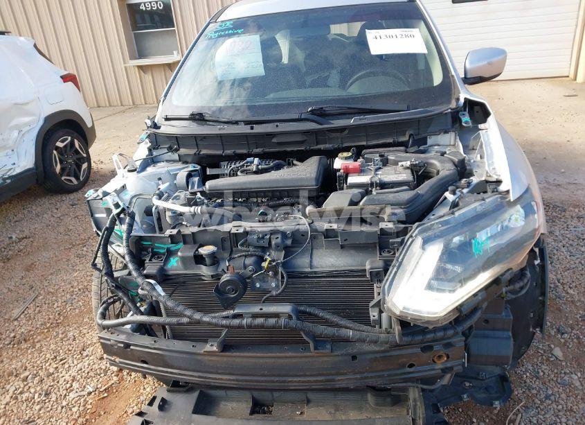 Photo 13 of 2017 Nissan Rogue S (VIN JN8AT2MT1HW390048)