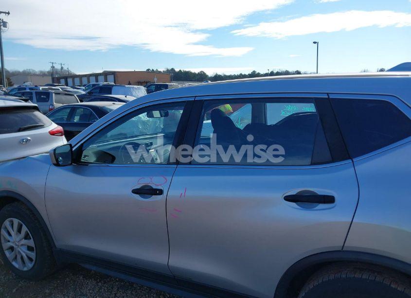 Photo 15 of 2017 Nissan Rogue S (VIN JN8AT2MT1HW390048)