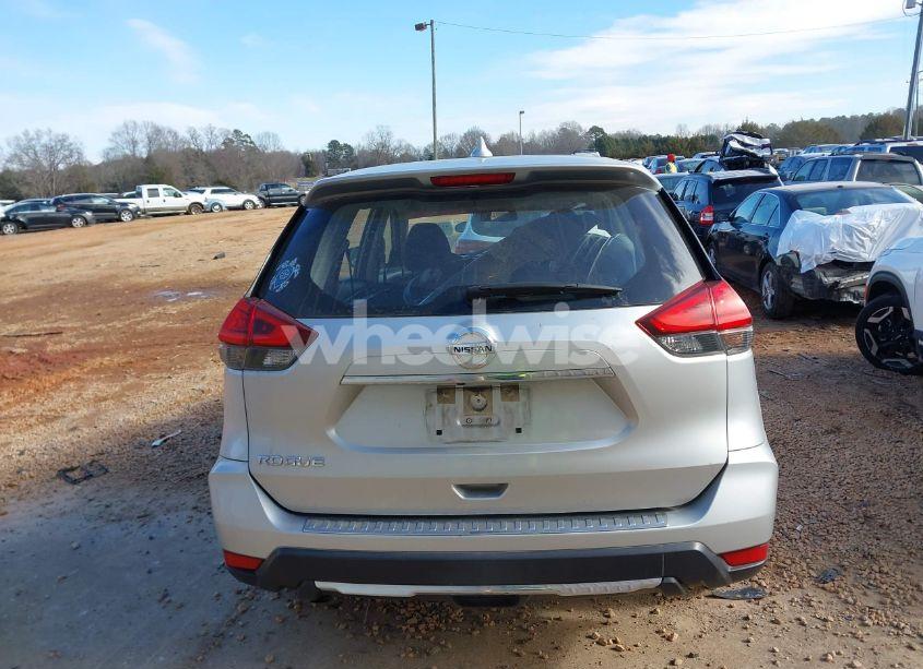 Photo 17 of 2017 Nissan Rogue S (VIN JN8AT2MT1HW390048)