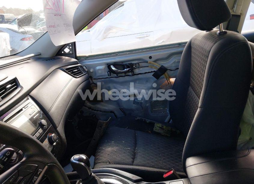 Photo 5 of 2017 Nissan Rogue S (VIN JN8AT2MT1HW390048)