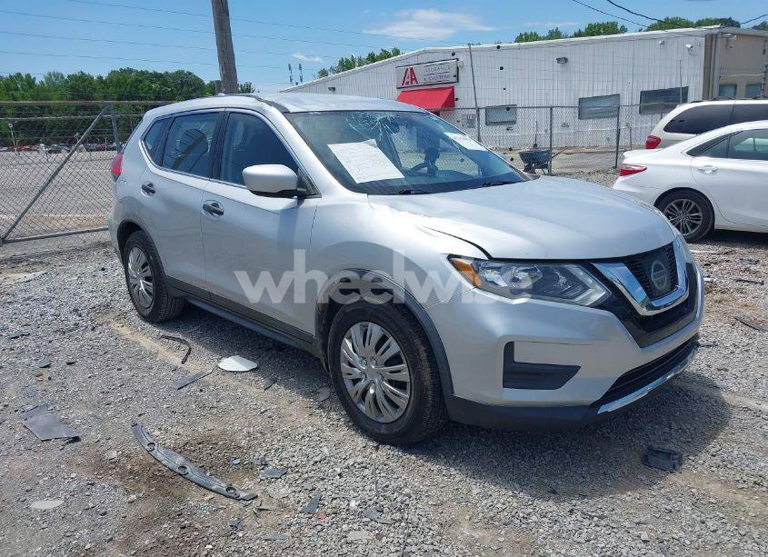 2017 Nissan Rogue S (VIN JN8AT2MT1HW402246) main photo