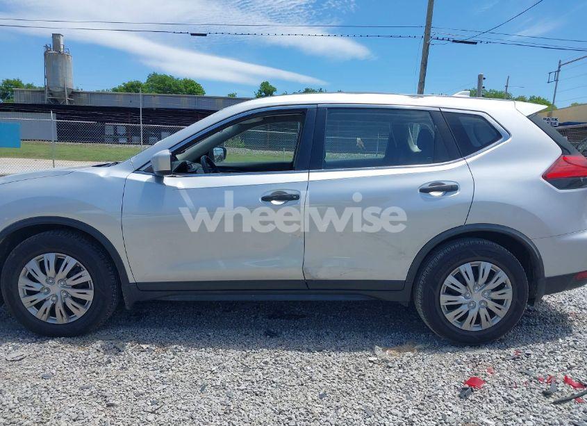 Photo 14 of 2017 Nissan Rogue S (VIN JN8AT2MT1HW402246)