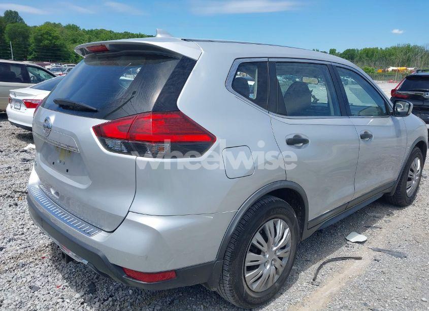 Photo 4 of 2017 Nissan Rogue S (VIN JN8AT2MT1HW402246)