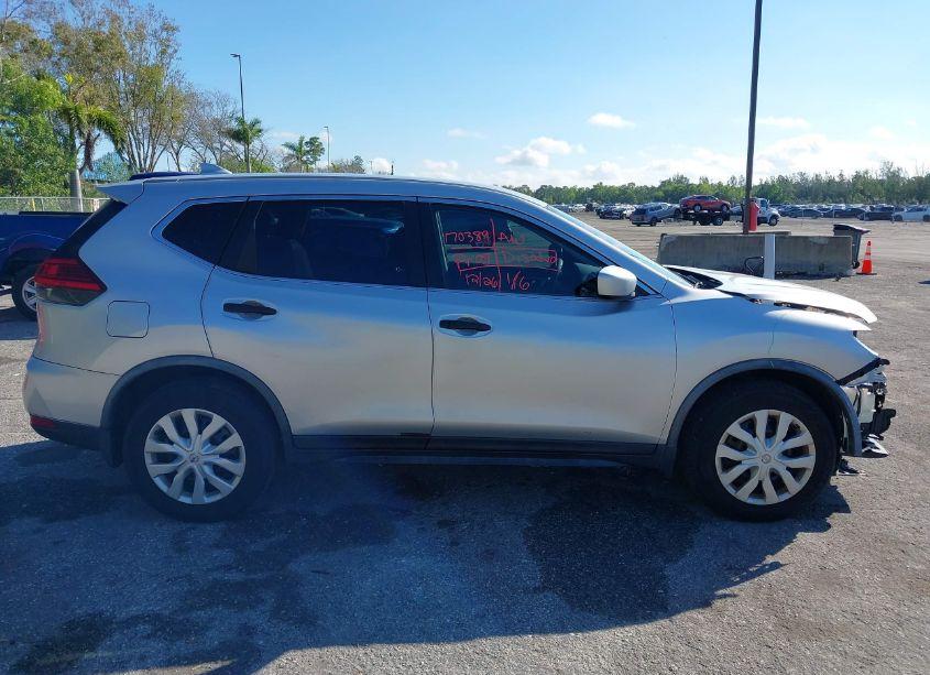 Photo 13 of 2017 Nissan Rogue S (VIN JN8AT2MT1HW406300)