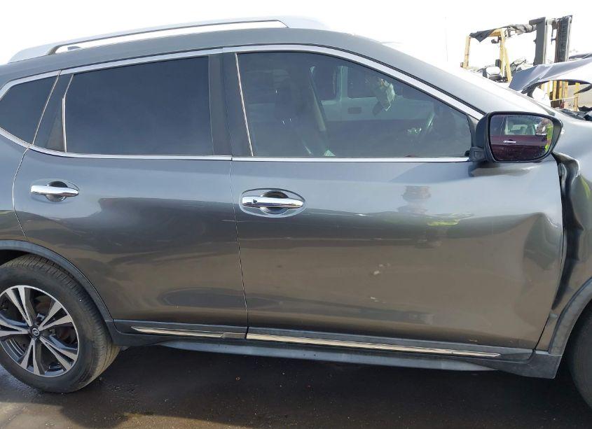 Photo 12 of 2018 Nissan Rogue SL (VIN JN8AT2MT1JW465157)