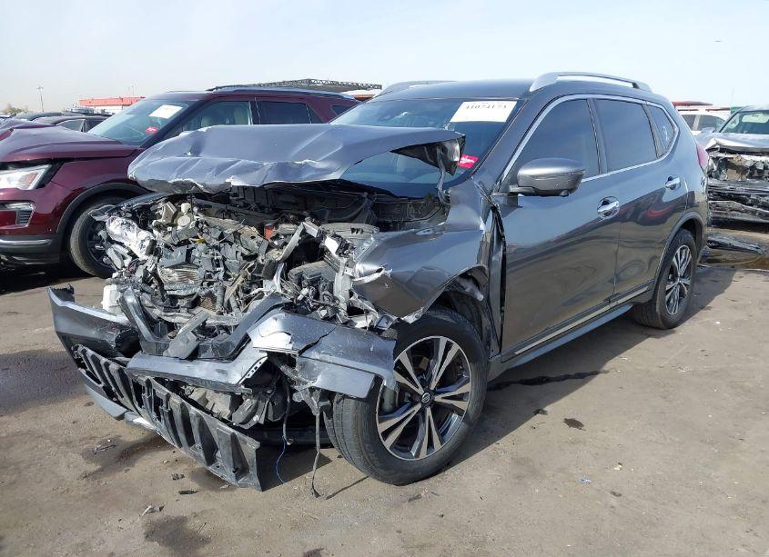 Photo 2 of 2018 Nissan Rogue SL (VIN JN8AT2MT1JW465157)