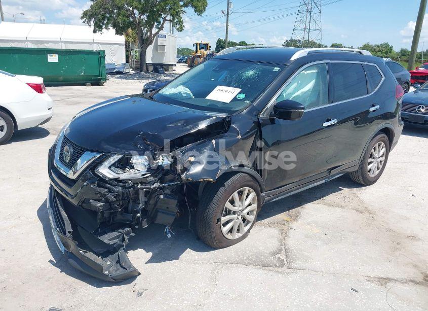 Photo 2 of 2019 Nissan Rogue S (VIN JN8AT2MT1KW252100)