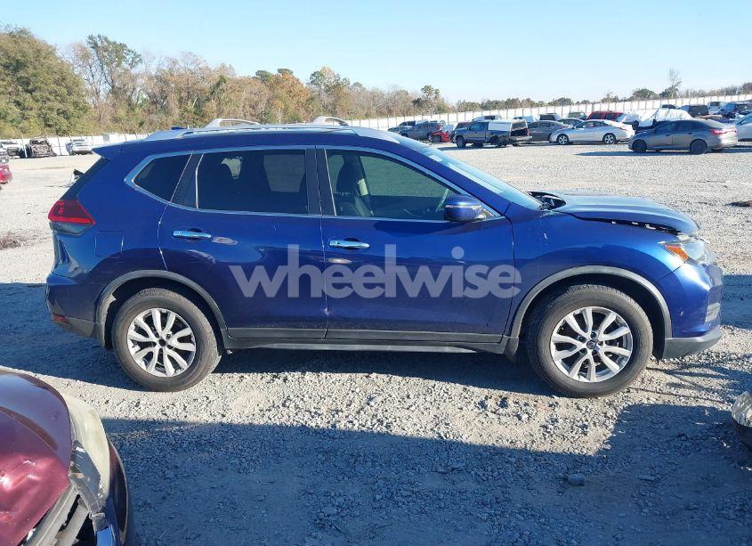 Photo 13 of 2019 Nissan Rogue SV (VIN JN8AT2MT1KW261914)