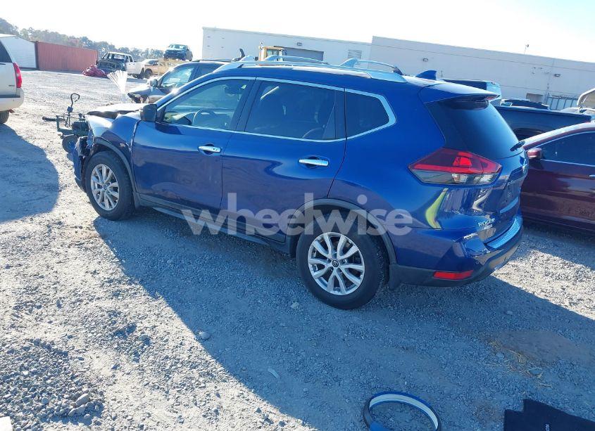 Photo 3 of 2019 Nissan Rogue SV (VIN JN8AT2MT1KW261914)
