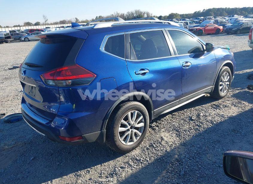 Photo 4 of 2019 Nissan Rogue SV (VIN JN8AT2MT1KW261914)