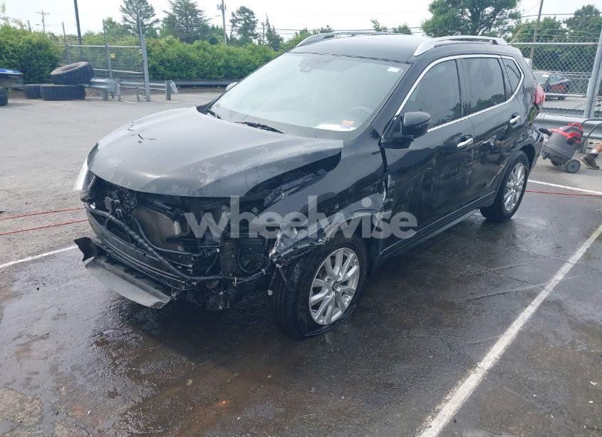 Photo 2 of 2019 Nissan Rogue SV (VIN JN8AT2MT1KW261931)