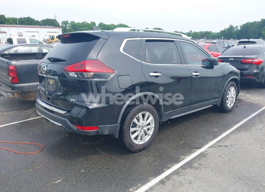 Photo 4 of 2019 Nissan Rogue SV (VIN JN8AT2MT1KW261931)