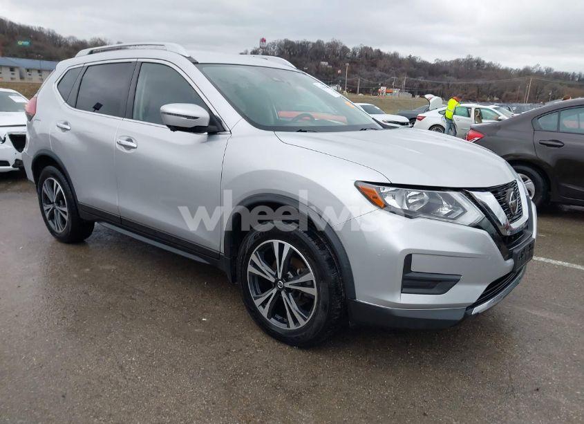 2019 Nissan Rogue SV (VIN JN8AT2MT1KW265574) main photo